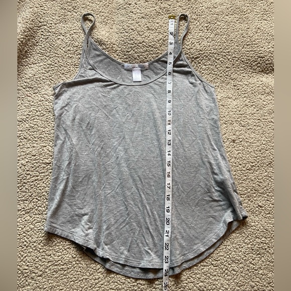 ❣️ FREE ADD ON ❣️for bundles over $20 SWS Essentials basic gray tank - Picture 5 of 5